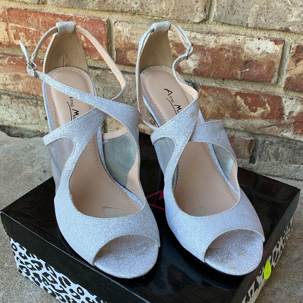 Women’s white sparkle Anne Michelle strappy heels